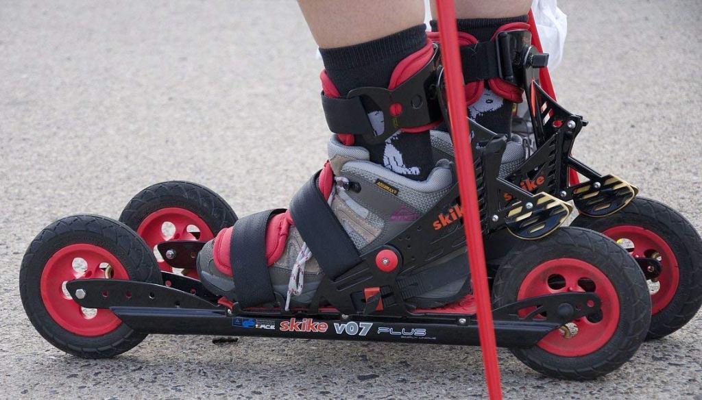 Skike V07 Plus Roller Ski Bundle with Free Poles - Celestes Toys and Gifts